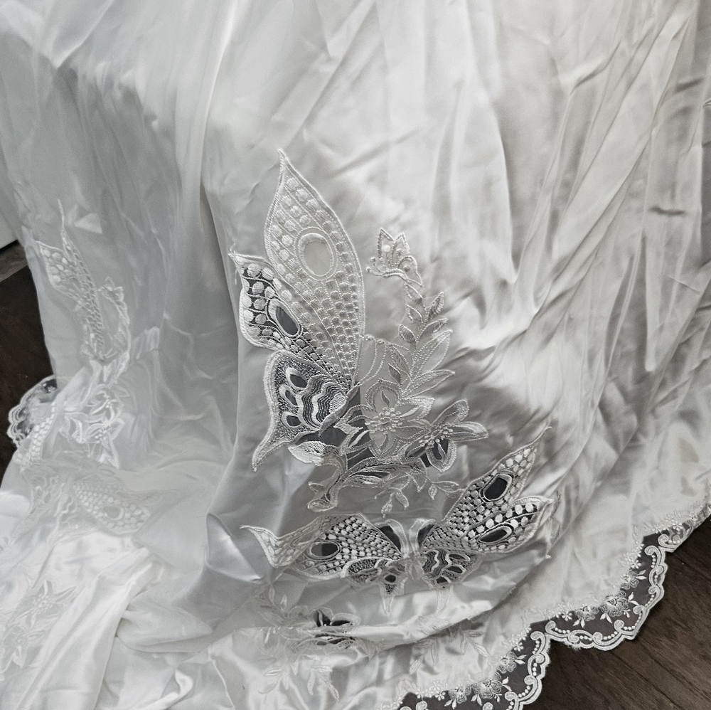 1990's wedding gown.Stunning - Picture 11 of 15
